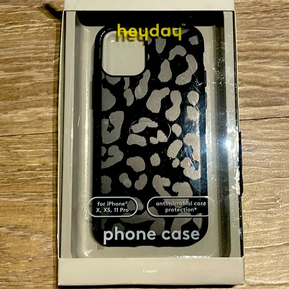 iPhone X iPhone XS iPhone 11 pro cheetah print black - Picture 1 of 1